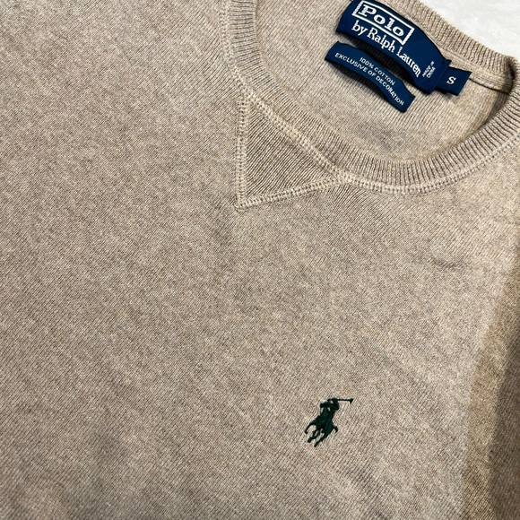 Slightly used polo sweater by Ralph Lauren in size small - Picture 2 of 4